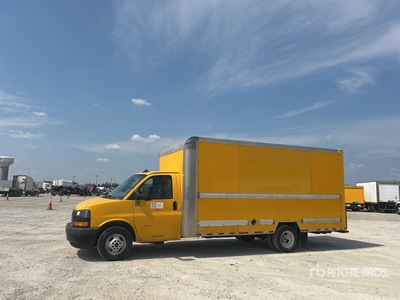 2021 GMC G33903 4x2 Camion fourgon