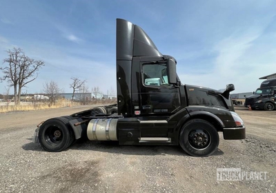 2015 Volvo VNL トラックトラクター（S/A） (Inoperable)