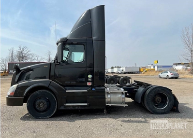 2015 Volvo VNL トラックトラクター（S/A） (Inoperable)