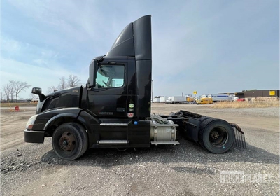 2015 Volvo VNL トラックトラクター（S/A） (Inoperable)