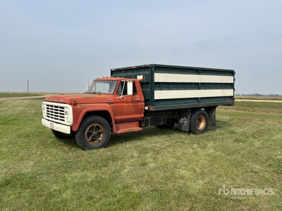 1975 Ford F600 4x2 Camión de granos