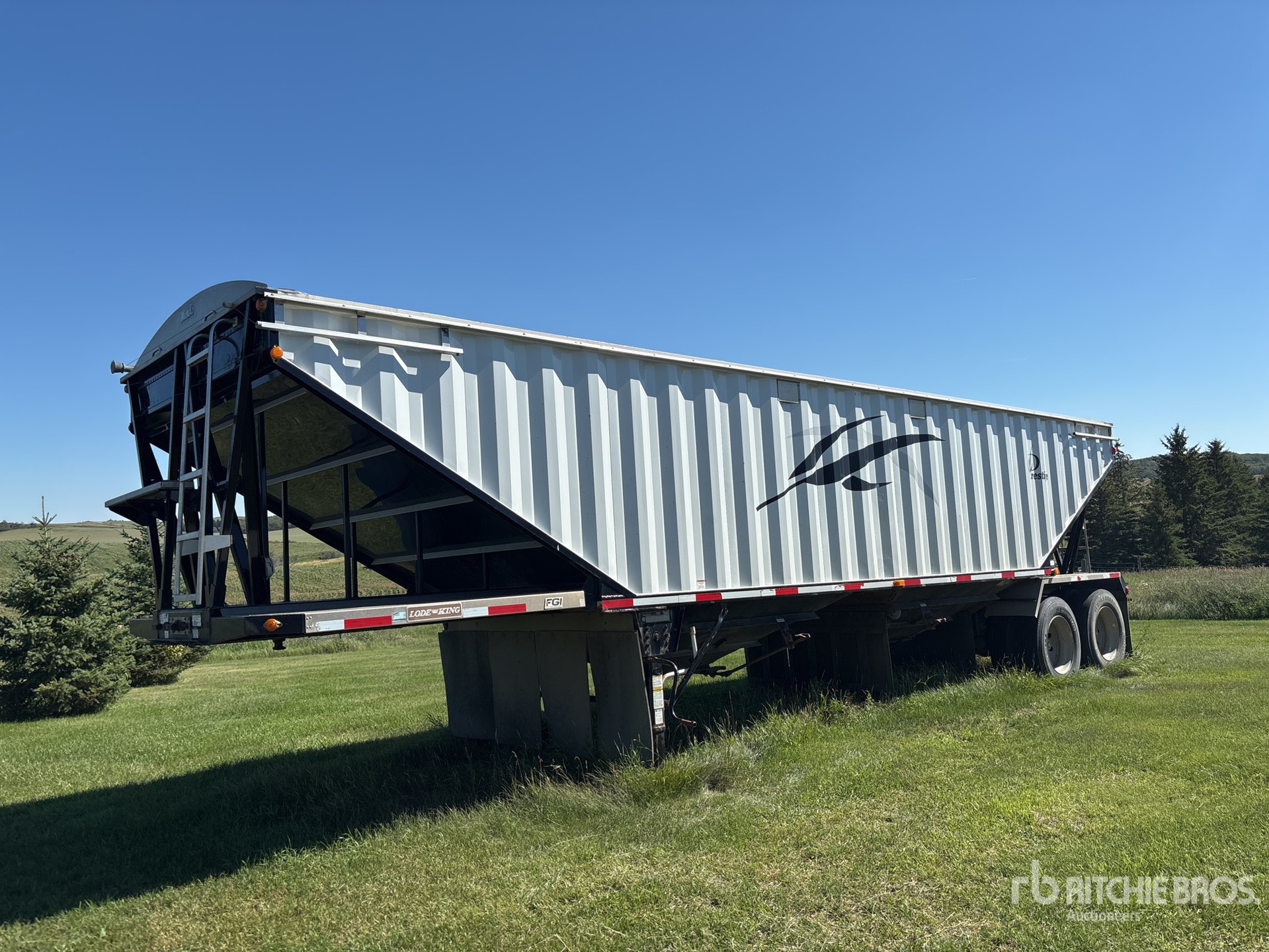 2013 Lode King Prestige 36 ft T/A Grain Trailer
