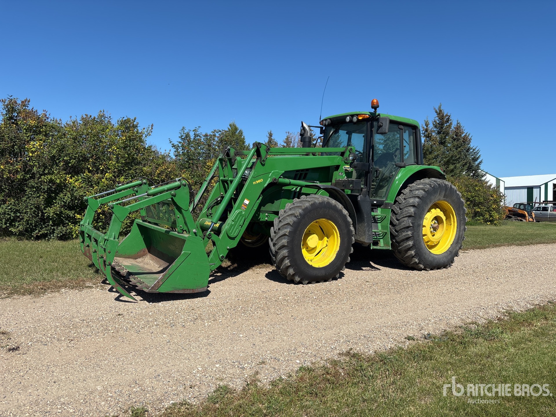 2013 John Deere 6140M 4WD Tractor Agrícola