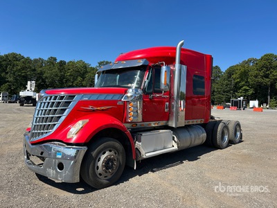 2013 International LoneStar 6x4 Ciągnik siodłowy T/A z kabiną sypialną