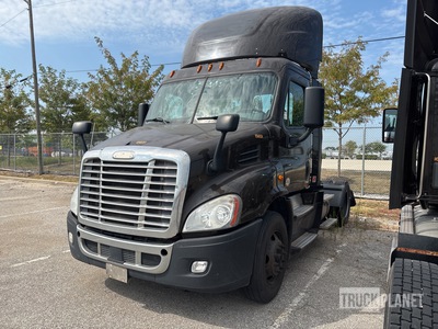 2017 Freightliner Cascadia 4x2 S/A Day Cab Truck Tractor