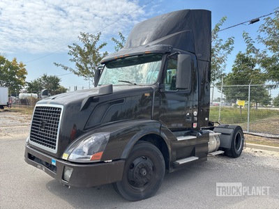 2016 Volvo VNL 4x2 Day Cab Prime Mover