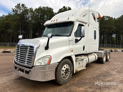 2013 Freightliner Cascadia 125 6x4 T/A Sleeper Truck Tractor