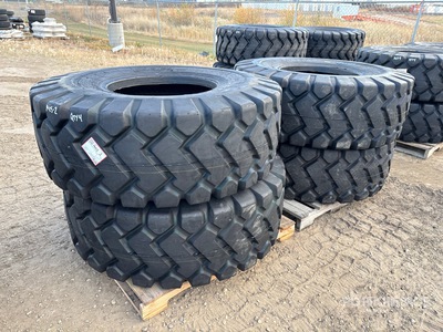 Quantity of (4) Bedrock 20.5x25 E-3E إطارات المعدات (Unused)