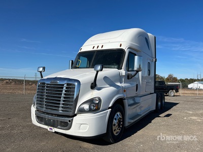 2018 Freightliner Cascadia 125 6x4 تراكتور شاحنة كابينة النوم (ثنائية المحور)