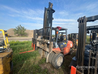 2004 Toyota 7FGU45 8950 lb Pneumatic Tire Forklift