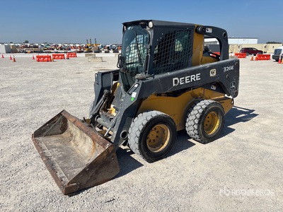 2014 John Deere 326E Chargeuse à direction à glissement