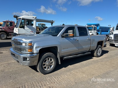 2015 Chevrolet Silverado 2500 4x4 Crew Cab Pickup