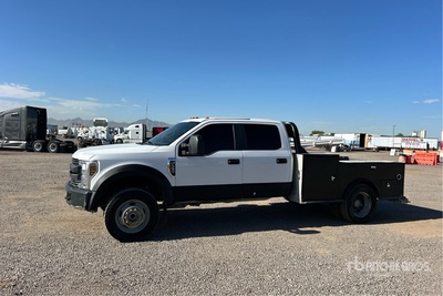 2019 Ford F-550 XL 4x4 Crew Cab ユーティリティトラック