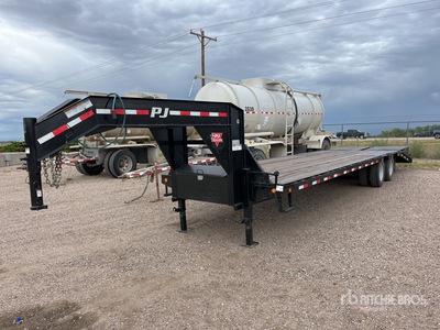 2017 PJ Trailers LD302 30 ft T/A Gooseneck Plant Trailer
