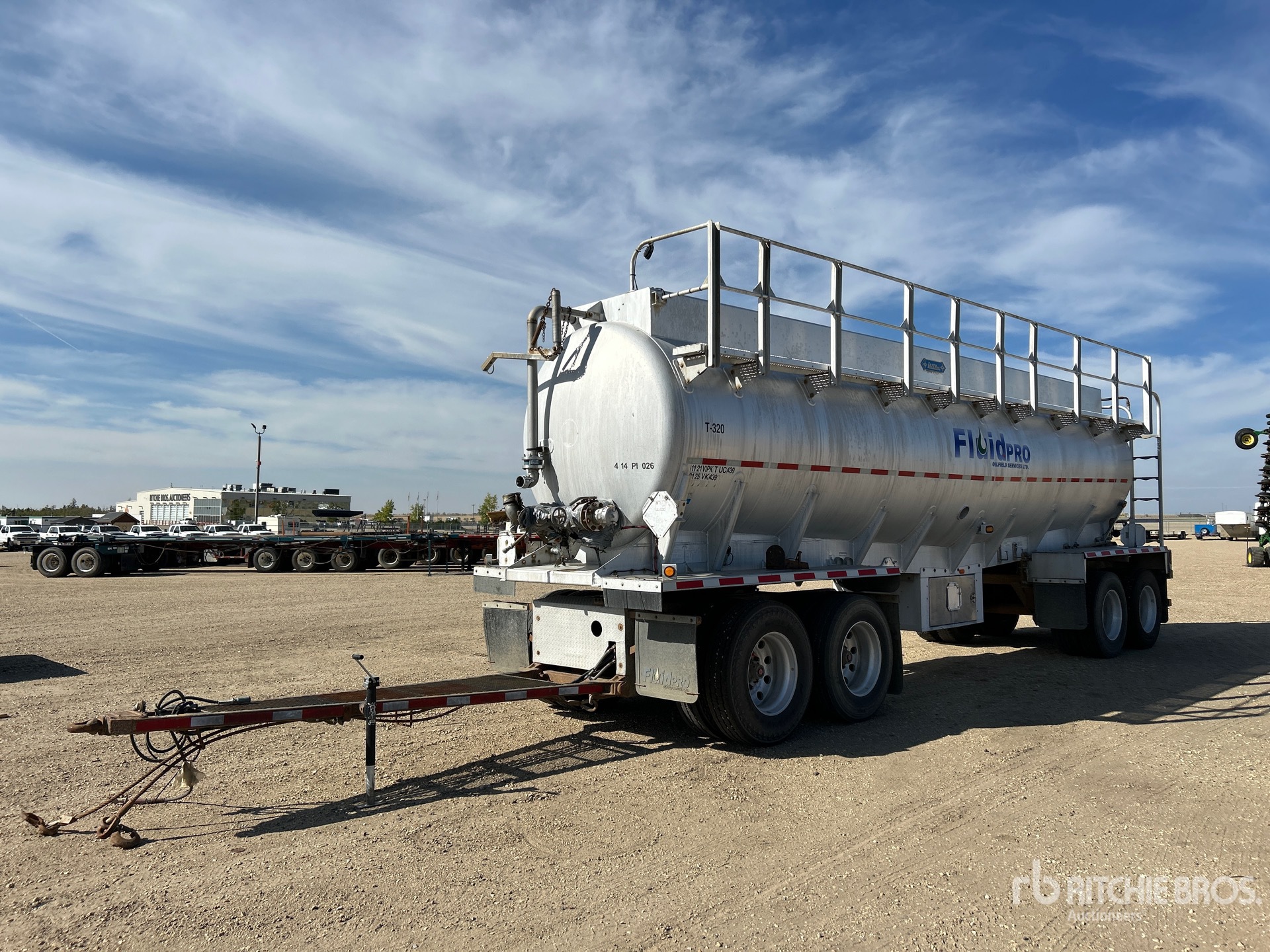 2014 Advance 32000 L Quad/A Pup Remorque citerne