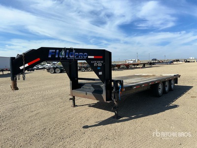 2018 Rainbow 20 ft Tri/A Gooseneck Remolque Portamaquinaria