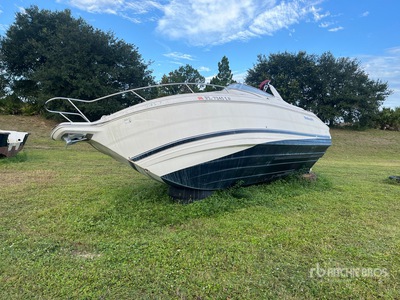 2000 Wellcraft 25 ft Barco de cabina Cuddy