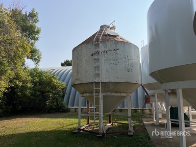 Metals Industries +/- 1000 bu 1 Ring Smooth Wall Hopper Grain Bin