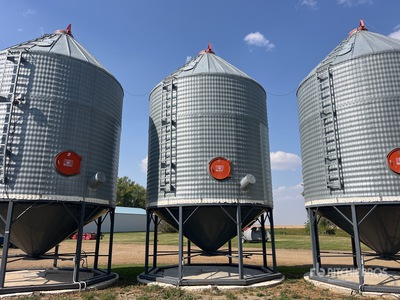 Behlen +/- 3200 bu 2 Ring Hopper Grain Bin
