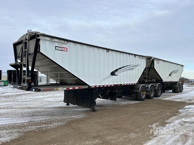 2018 Doepker Super B-Train Grain Trailer