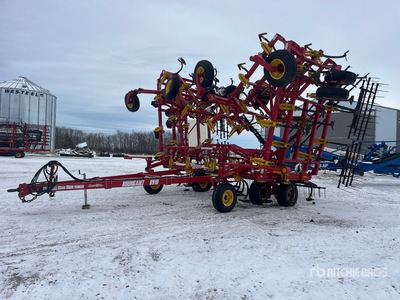 2017 Bourgault 8910 60 ft Cultivator