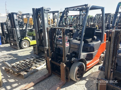 Toyota 8FGCU25 5000 lb Montacargas