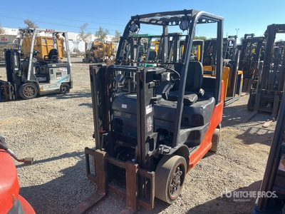 Toyota 8FGCU25 5000 lb Montacargas