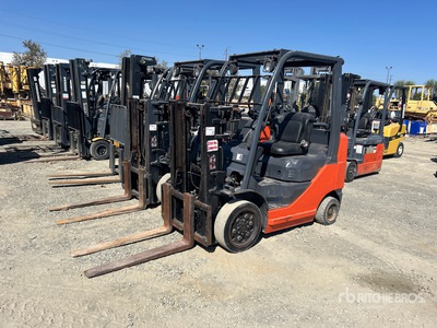 Toyota 8FGCU25 5000 lb Pneumatic Tire Forklift
