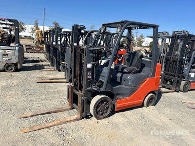 Toyota 8FGCU25 4350 lb Pneumatic Tire Forklift