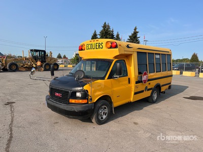 2010 GMC Savana G3500 4x2 Mini Bus