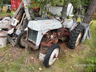 Ford 2WD Tractor (Inoperable)