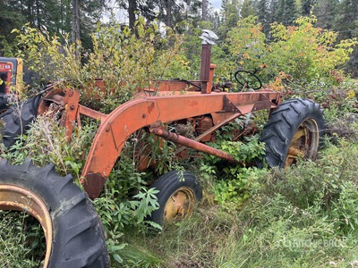 Case 2WD Tractor (Inoperable)
