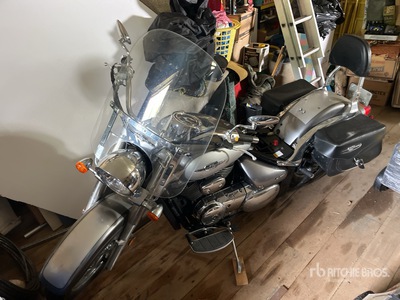Suzuki C50 Boulevard Motocykl typu cruiser (Inoperable)