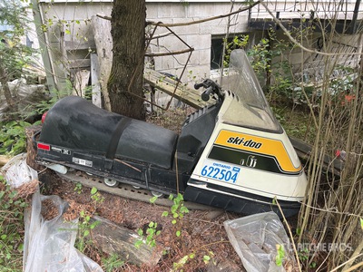 1975 Ski-doo Elan 250 Vehículo para la nieve (Inoperable)