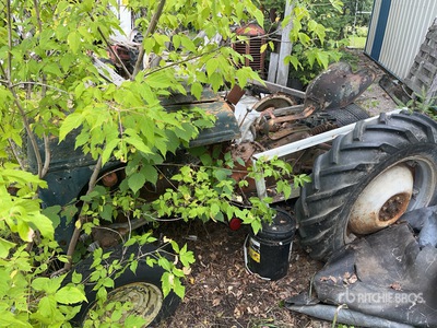 Ford 2WD Tractor (Inoperable)