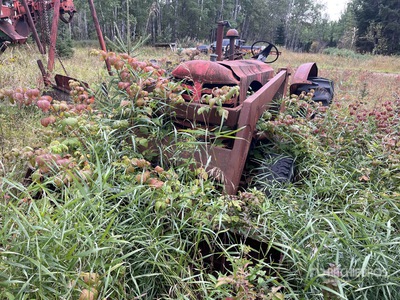 Massey-Harris 2WD Tractor Agrícola (Inoperable)
