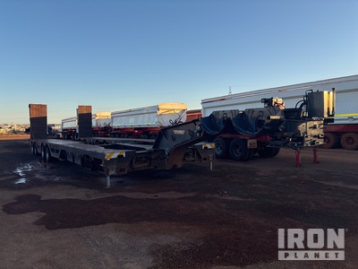 2014 Drake 4 Rows of 8 Hydraulic Widening Lowboy Trailer