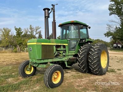 John Deere 4430 2WD Tractor Agrícola