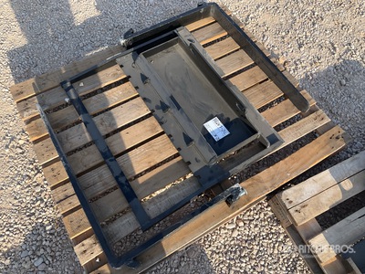 2025 GIYI GY-XHC Mini Skid Steer Forks (Unused)