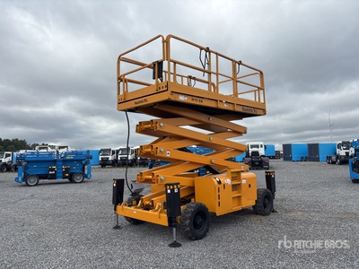 2008 Haulotte H15SX 4x4 Diesel Elevador de tijera