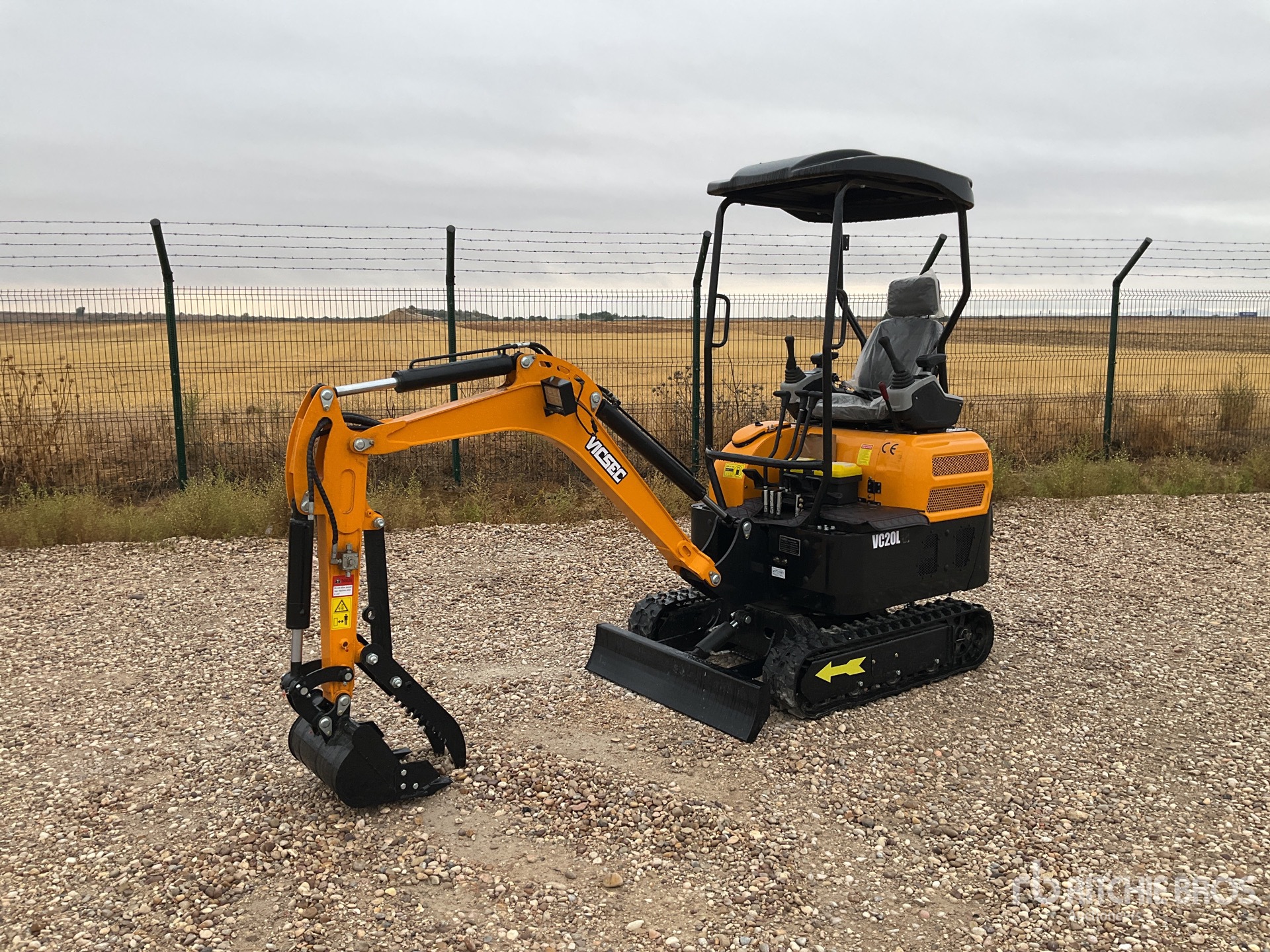 2025 VICSEC VC20L-Y Mini Excavator (Unused)