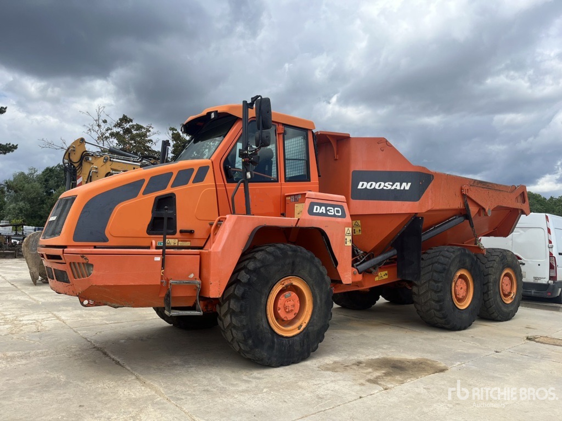2015 Doosan DA30 شاحنة قلابة مفصلية