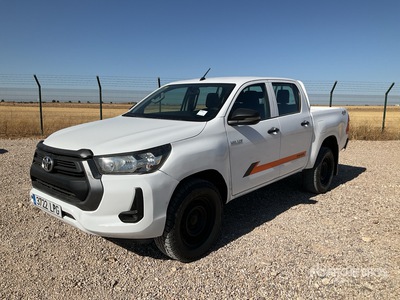 2021 Toyota Hilux 4x4 Crew Cab Pickup