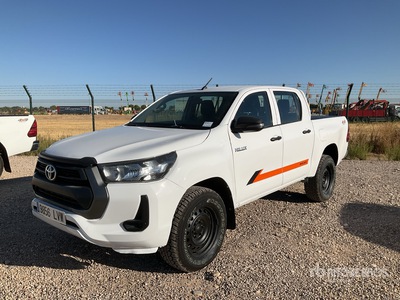 2021 Toyota Hilux 4x4 Crew Cab Pickup