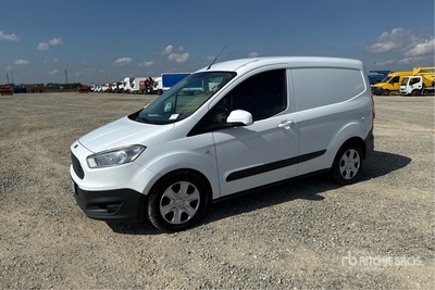 2018 Ford Transit Courier Furgonetka