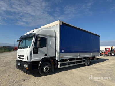 2011 Iveco Eurocargo 160E28 4x2 カーテンサイドトラック