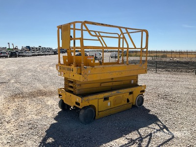 Haulotte Compact 10 Electric Ascenseur à ciseaux (Inoperable)