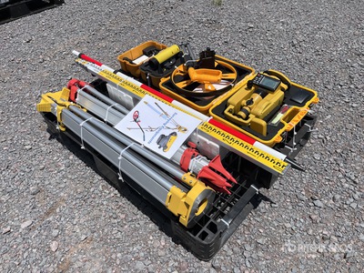 2025 Accuview/Accuscrope Lote de Equipo Topografico (Sin Usar) / Surveying Equipment GPS 機器　その他 (Unused)