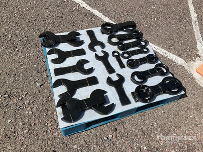 Quantity of (25) 2025 Lote de 25 Llaves Inglesas (Sin Usar) / Slugging Wrench (Unused)