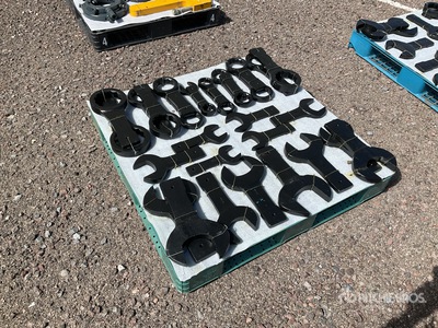 Quantity of (30) 2025 Slugging Wrench / Lote de 30 Llaves Inglesas (Sin Usar) (Unused)